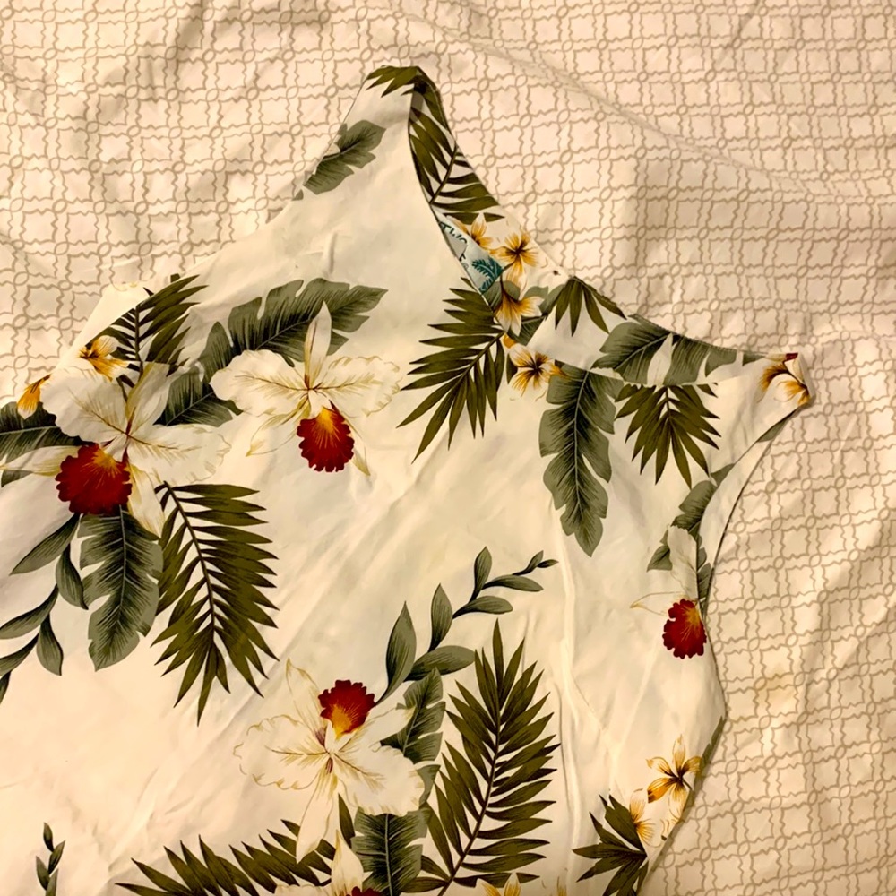 Hawaiin White Floral Patterned Sleeveless Two Palms Dress